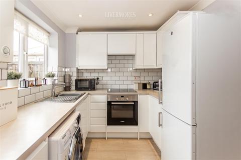 76 Woodfall Drive, Dartford, DA1 4TR