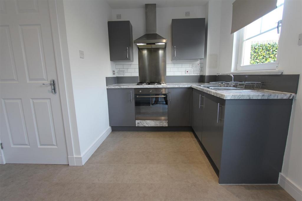 30, McDonald Street Dunfermline, KY11... 2 bed terraced house £775