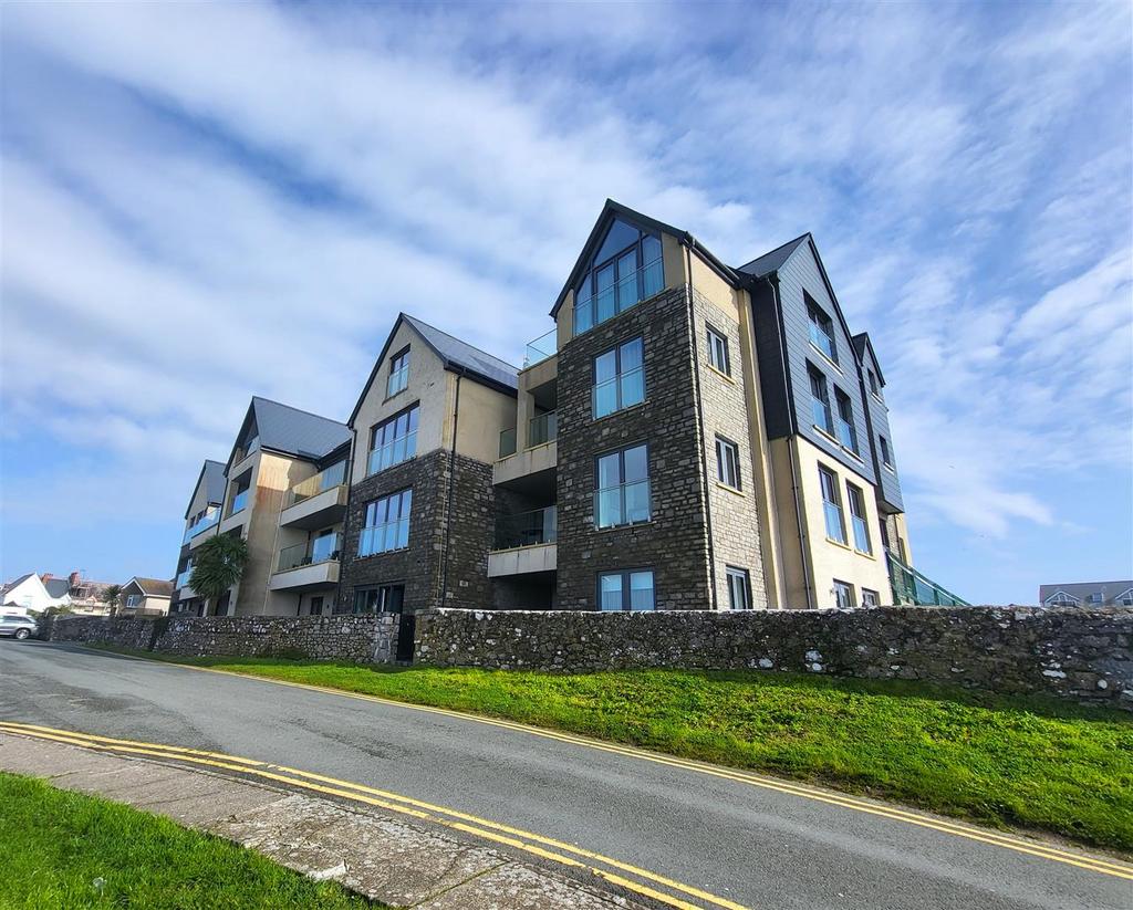 Battery Road, TENBY, Pembrokeshire. SA70 3 bed apartment for sale £