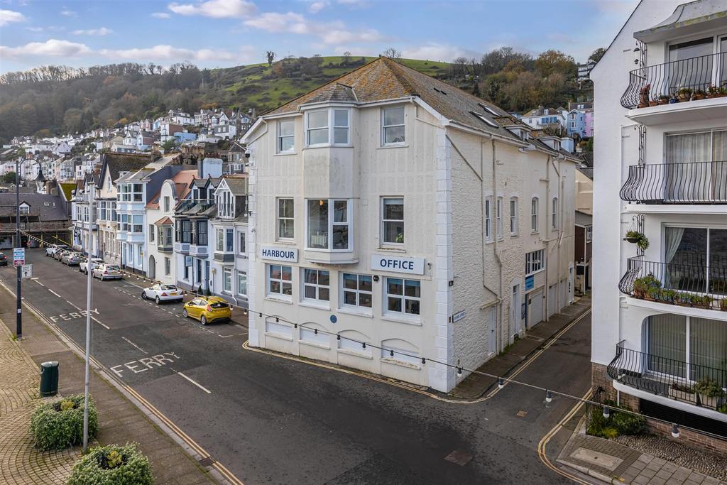 A01 - 4 Dart House Oxford Street Dartmouth - 22120