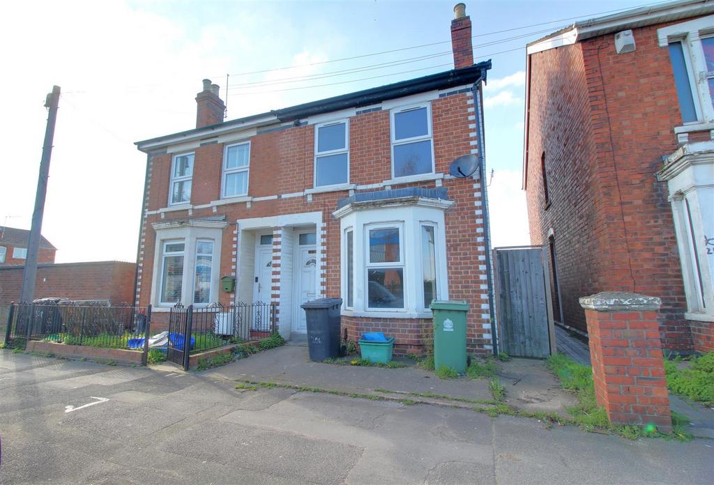 Bristol Road, Gloucester 3 bed semidetached house for sale £190,000