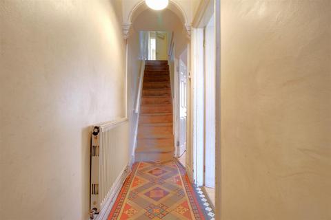 206 Bristol Road, Gloucester, GL1 5TA