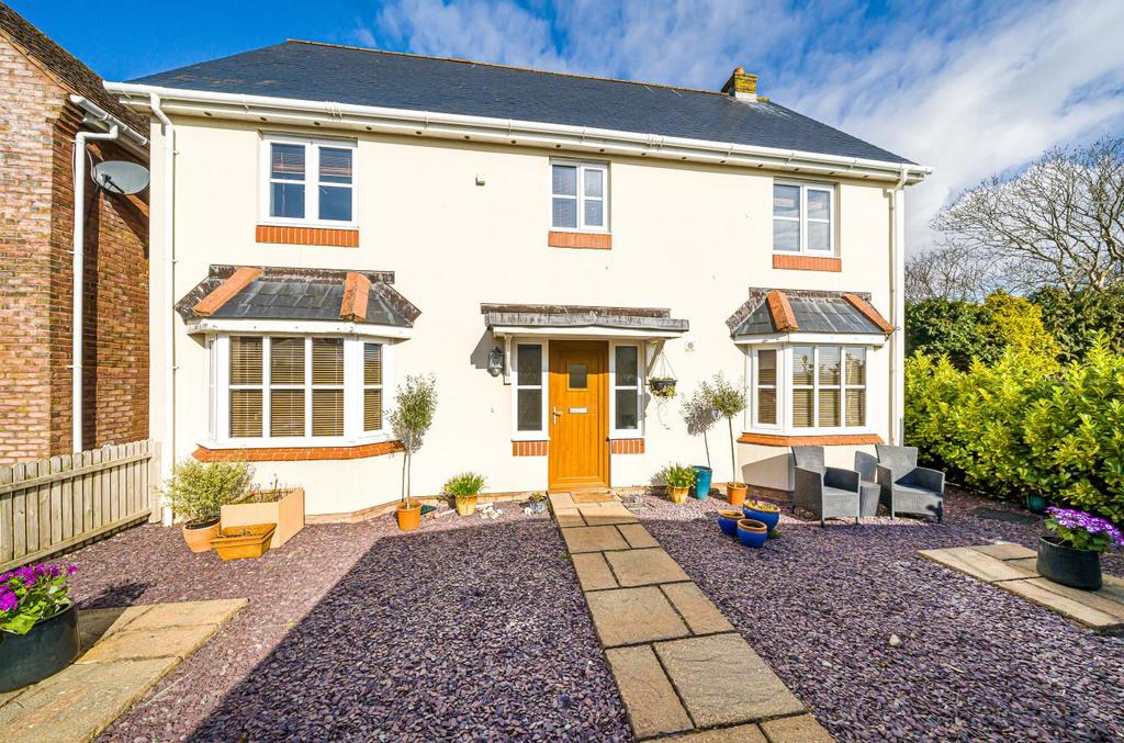 Burrows Close, Southgate 5 bed detached house for sale £600,000