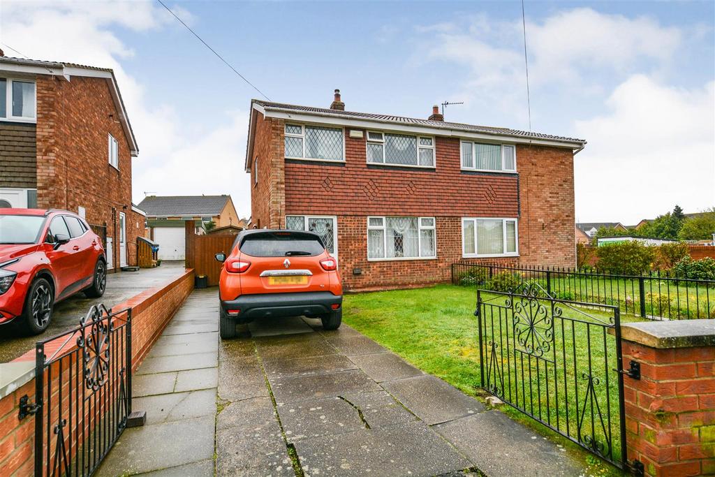 West View, Scunthorpe 3 bed semidetached house for sale £130,000