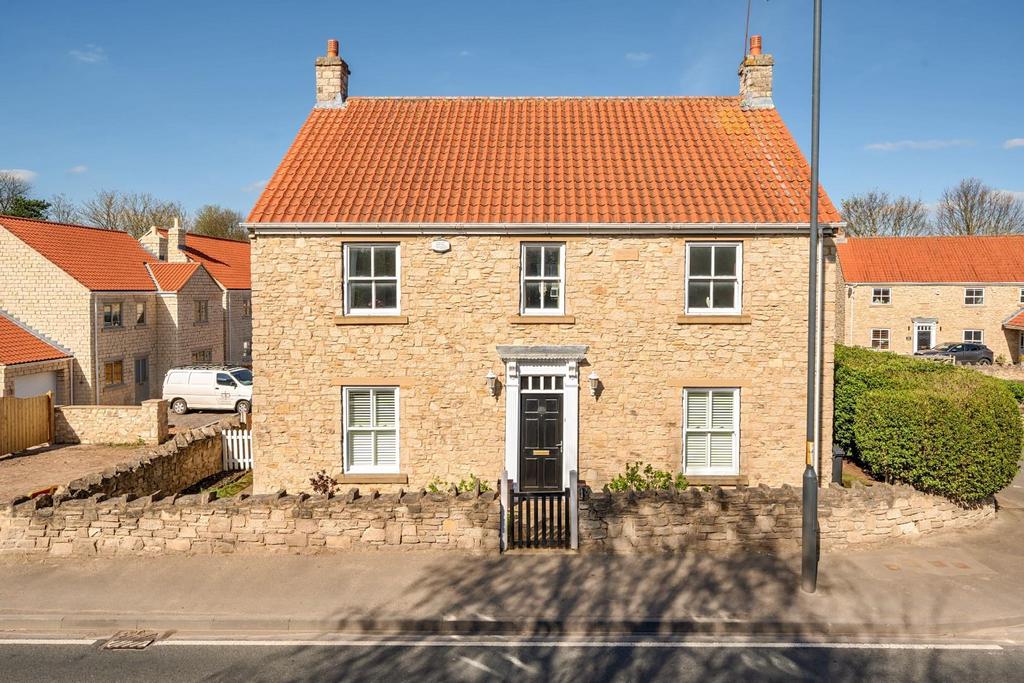 Main Street, Monk Fryston, LS25 5EG 5 bed detached house for sale £