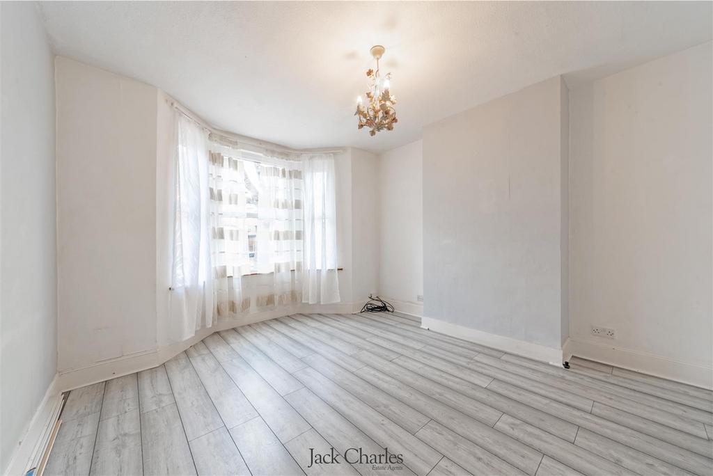 Chichester Road, Tonbridge 3 bed semidetached house for sale £440,000