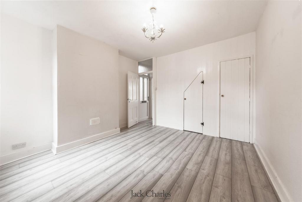 Chichester Road, Tonbridge 3 bed semidetached house for sale £440,000