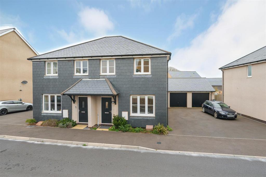 Heritage Way, Brixham 3 bed semidetached house for sale £385,000
