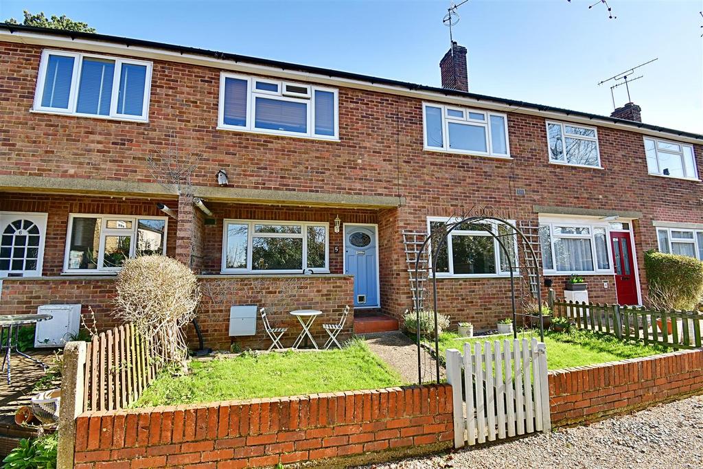 Fanshawe Court, Bengeo SG14 2 bed flat for sale £295,000