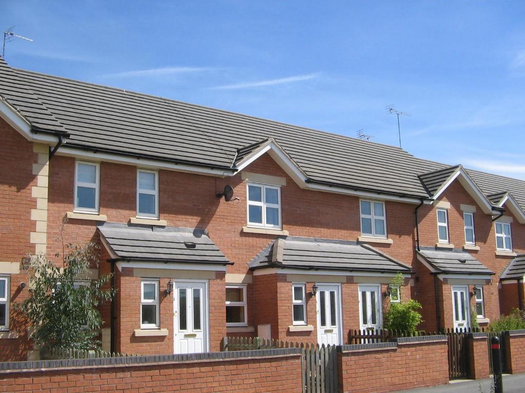 Barrs Court Road, Hereford 2 bed terraced house £760 pcm (£175 pw)
