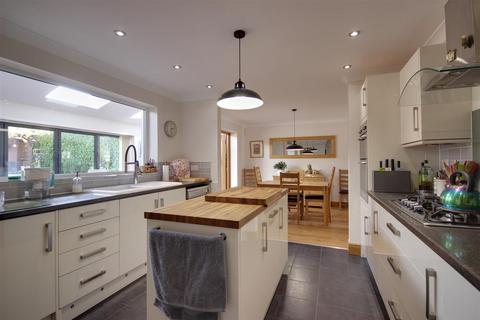 24 Brantingham Road, Elloughton, Brough, HU15 1HX