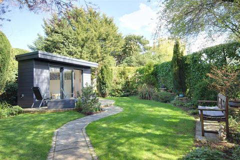 24 Brantingham Road, Elloughton, Brough, HU15 1HX