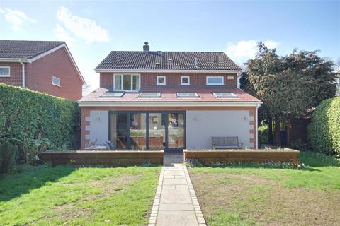 24 Brantingham Road, Elloughton, Brough, HU15 1HX