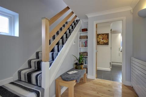 24 Brantingham Road, Elloughton, Brough, HU15 1HX