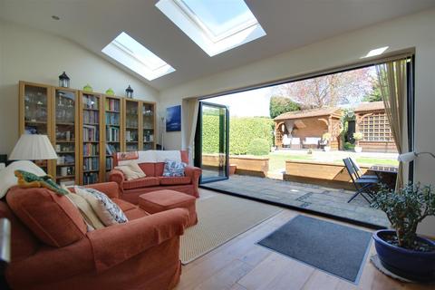 24 Brantingham Road, Elloughton, Brough, HU15 1HX
