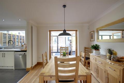 24 Brantingham Road, Elloughton, Brough, HU15 1HX