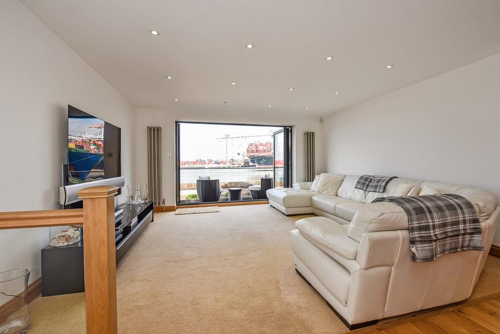Quayside Walk, Marchwood... 4 bed townhouse £535,000