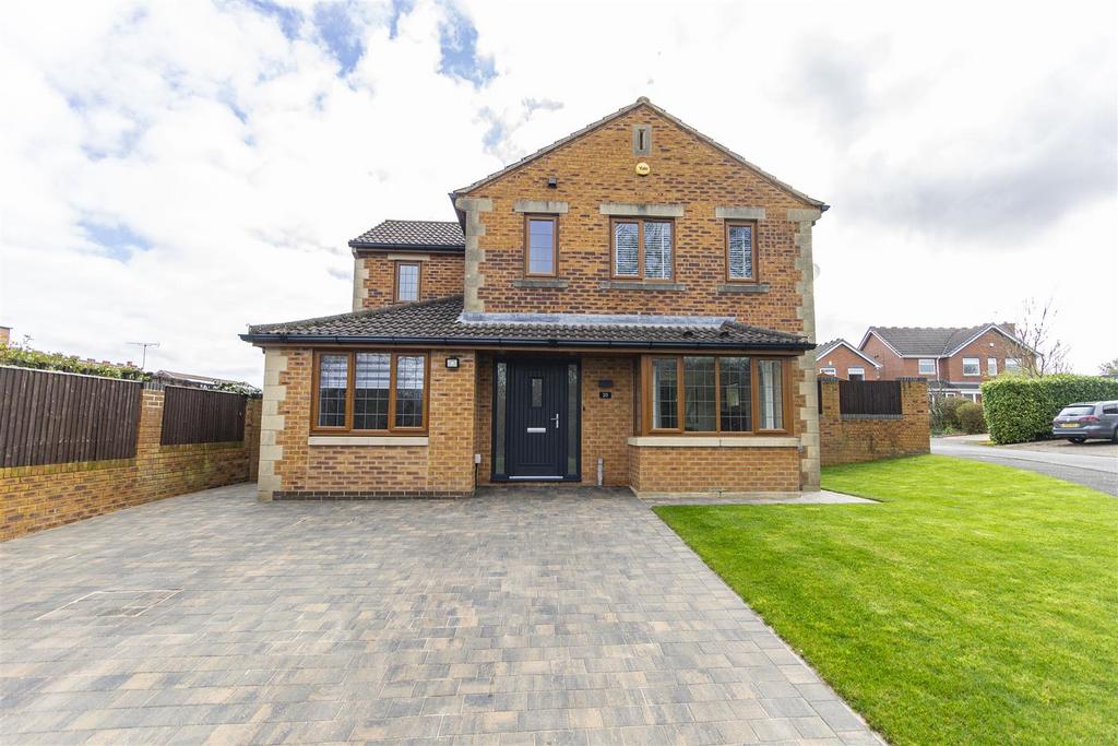 Halesworth Close, Walton, Chesterfield 4 bed detached house for sale