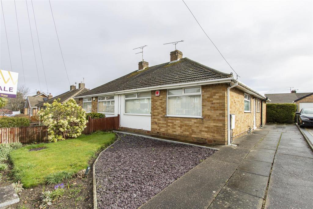 Ling Road, Walton, Chesterfield 2 bed semidetached bungalow £199,950