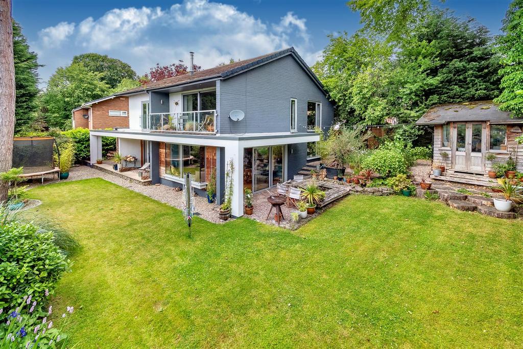 Madeley Close, Hale, Altrincham 4 bed detached house for sale £1,195,000