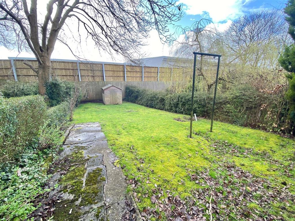 Withyfold Drive, Macclesfield 3 bed semidetached house £215,000