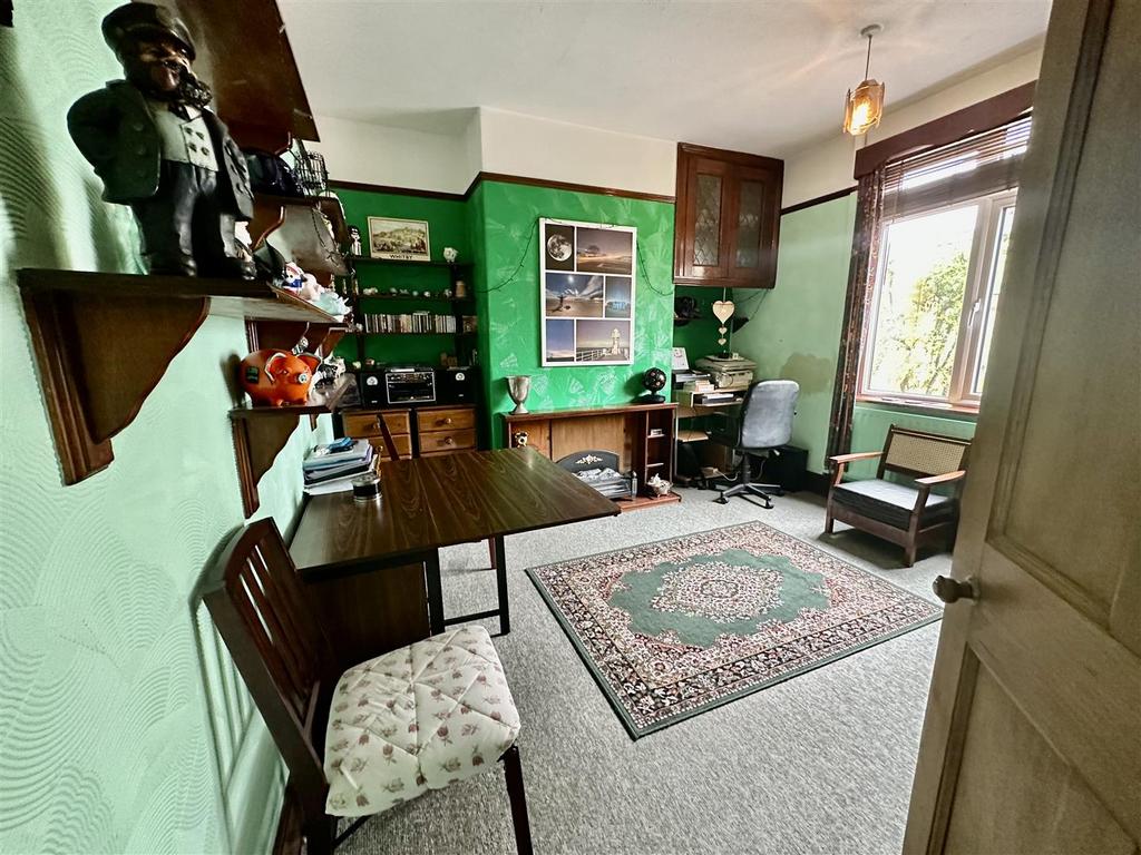 Willow Road, Darlington 3 bed semidetached house for sale £150,000