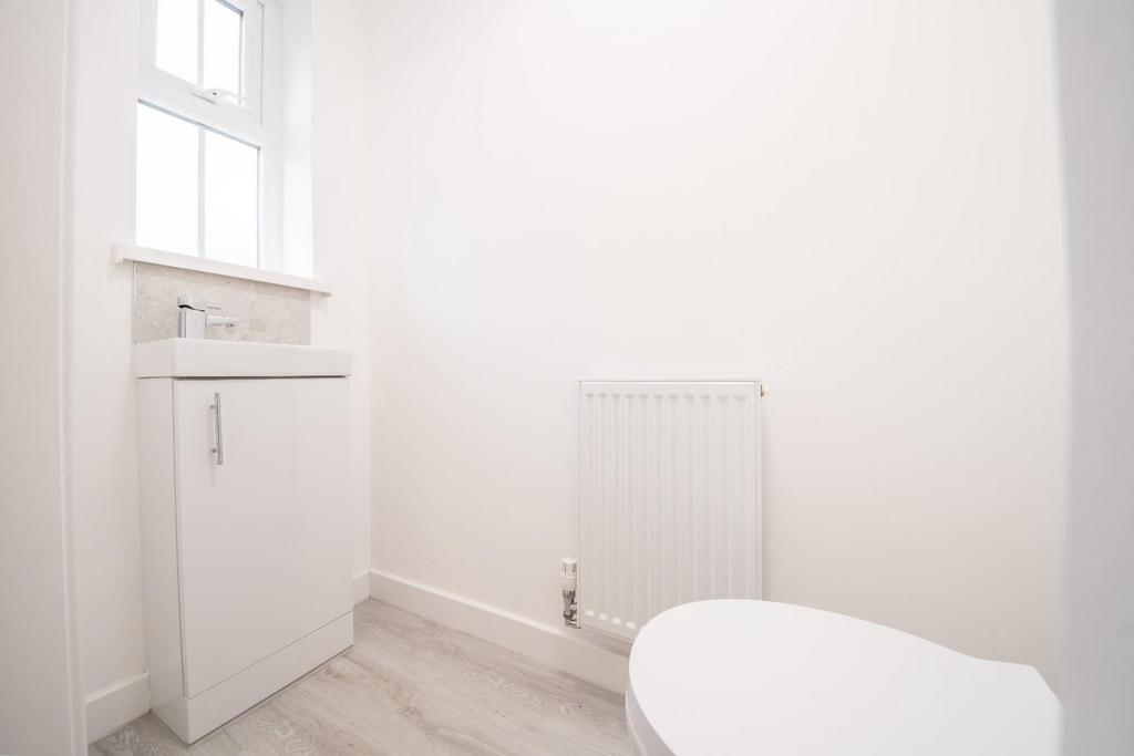 DOWNSTAIRS WC.jpg