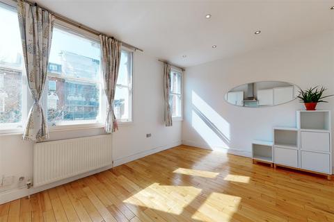 2 bedroom apartment to rent, Lavender Hill, Battersea
