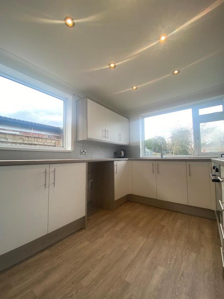 Chalford Oaks, Middlesbrough 3 bed semidetached house £750 pcm (£173 pw)