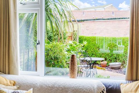 15 Cherry Tree Walk, Tadcaster, LS24 9HS