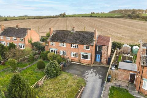 15 Chestnut Avenue, Welburn, York, YO60 7EH