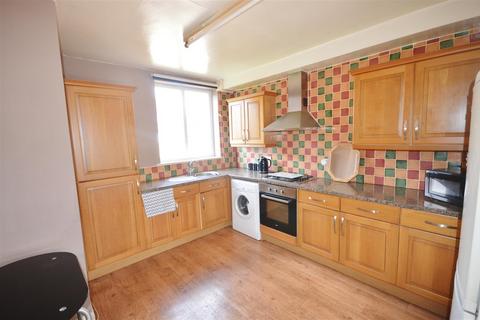 20 Queens Road, Castleford, WF10 3EQ