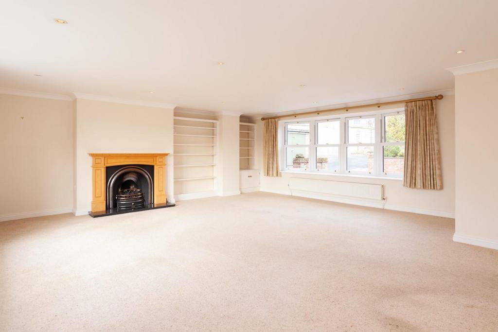 Back Lane, Easingwold, York 3 bed house £2,000 pcm (£462 pw)