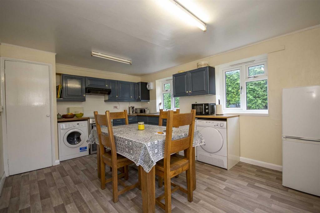 Arddleen, SY22 6PX 3 bed detached house for sale £275,000