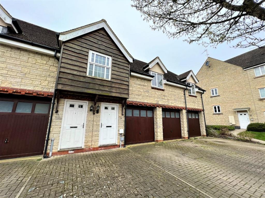 Deneb Drive, Oakhurst, Swindon 2 bed coach house for sale £180,000