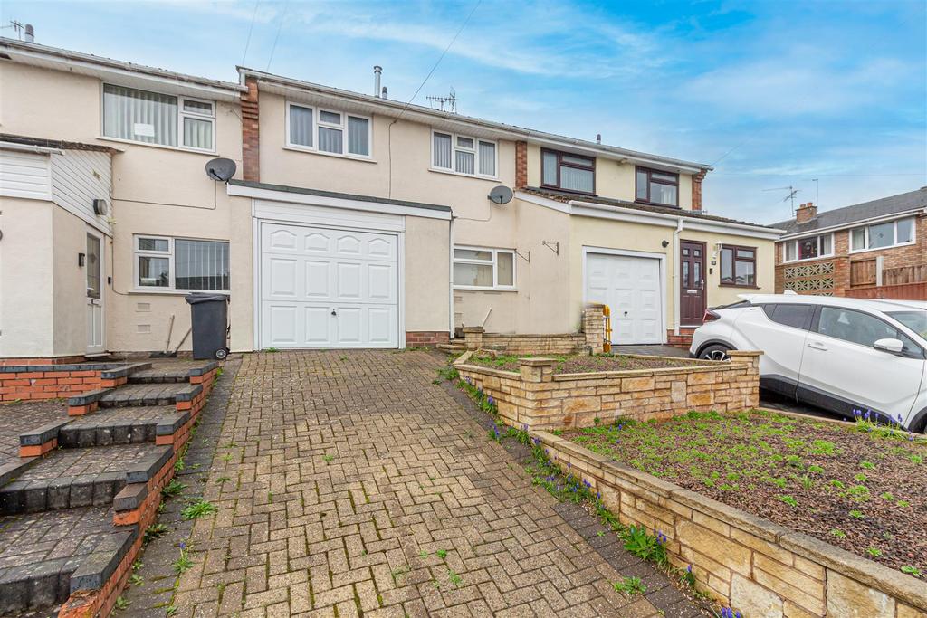 Kilbury Drive, Worcester 3 bed terraced house for sale £250,000
