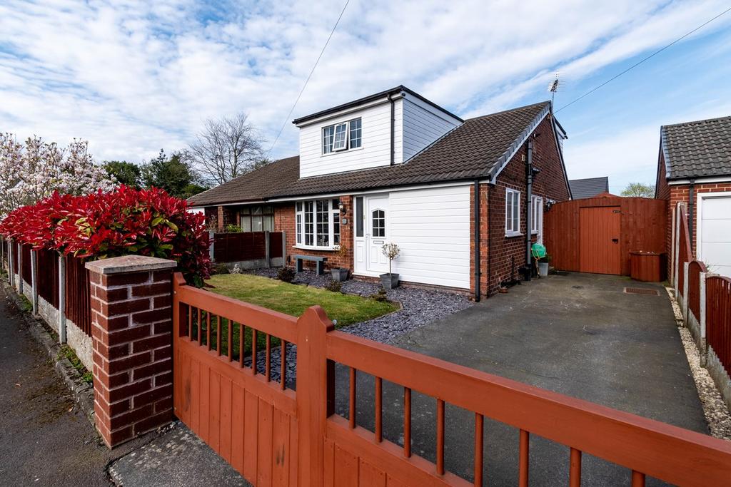 Rutland Avenue, Lowton, Warrington, WA3 4 bed bungalow for sale £290,000