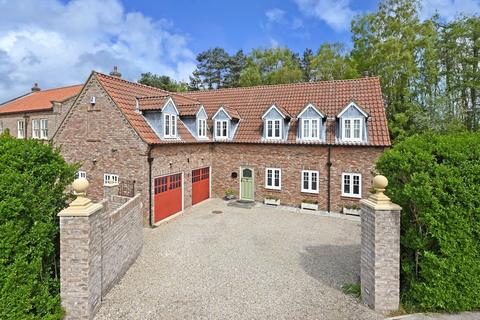 6 bedroom detached house for sale - Selby Road, Riccall, York, YO19