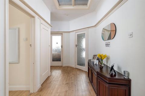55 The Warren, Worcester Park, KT4 7DH