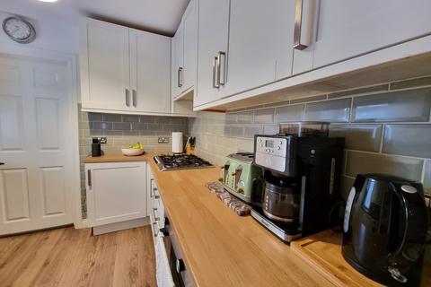 8 Coronation Street, Barry, CF63 4JW