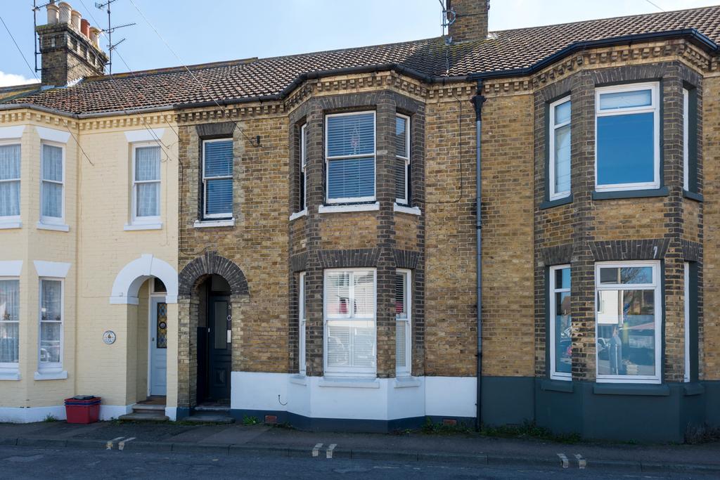 Gladstone Road, Whitstable 1 bed flat for sale £250,000