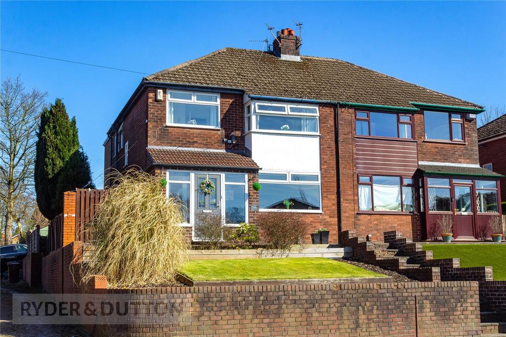 Oldham Road, AshtonunderLyne, Greater Manchester, OL7 4 bed semidetached house for sale £
