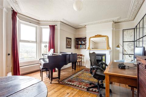 8 Belgrave Crescent, Bath, BA1 5JU