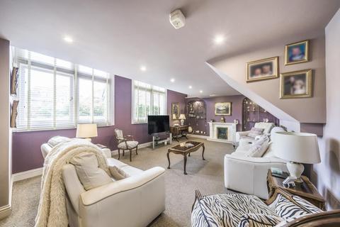 1, Dairy Cottages, 16 Bucknall Way, Beckenham, BR3 3XP