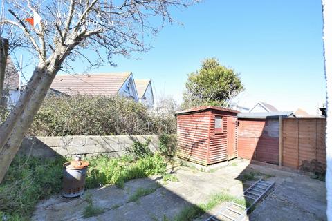 2 bedroom chalet for sale, The Close, Jaywick