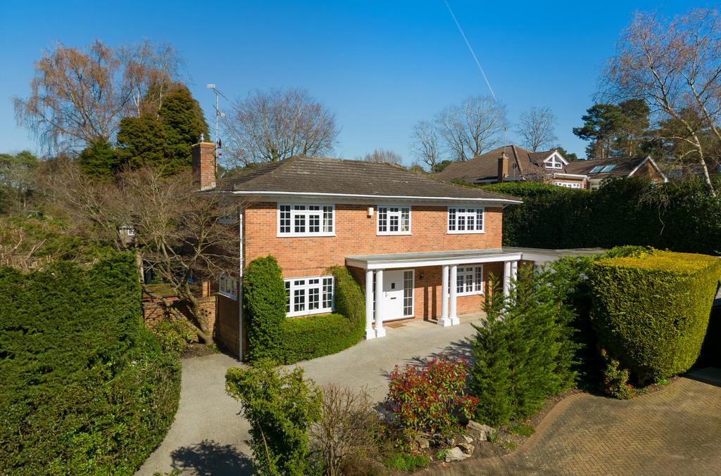 Chesters Road, Camberley, Surrey, GU15 5 bed detached house for sale £1,100,000