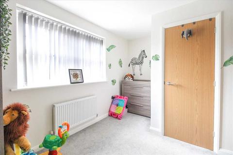 15 Fairey Way, Burton Latimer, Kettering, NN15 5GF