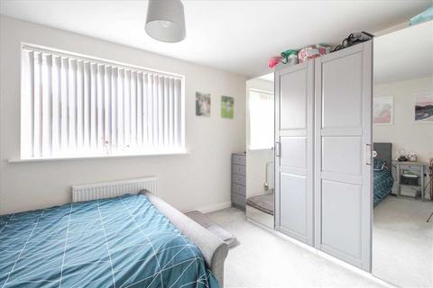 15 Fairey Way, Burton Latimer, Kettering, NN15 5GF