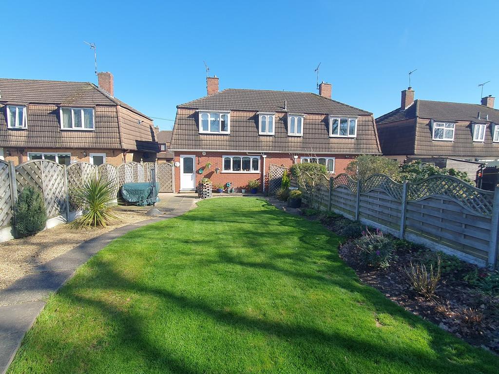 Marriott Road, Bedworth, Warwickshire. CV12 0LL 3 bed semidetached house for sale £180,000