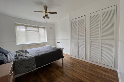 61 Widecombe Road, London, SE9 4HH